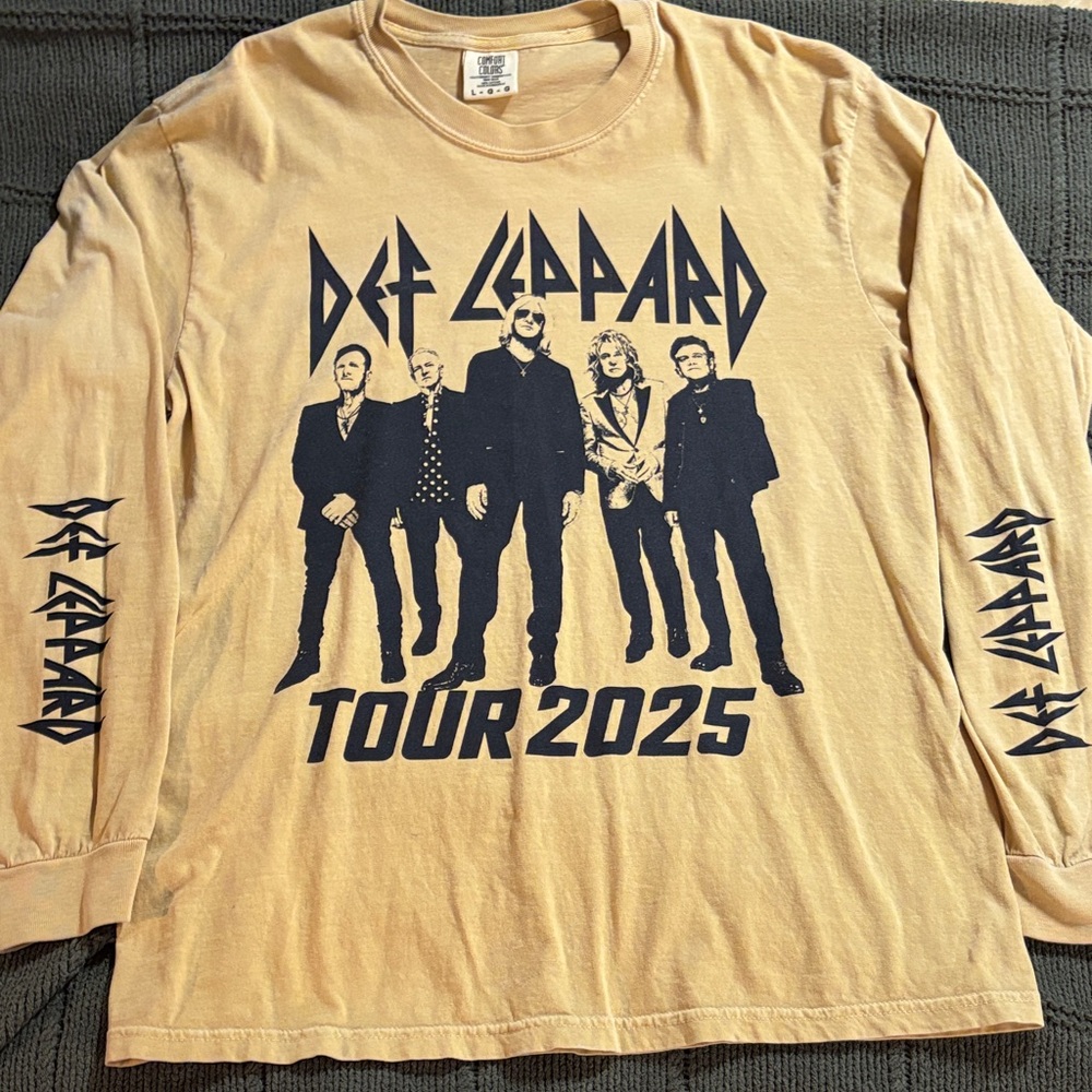 Comfort Colors Tan Long Sleeve Def Leppard Tour 2025 Shirt